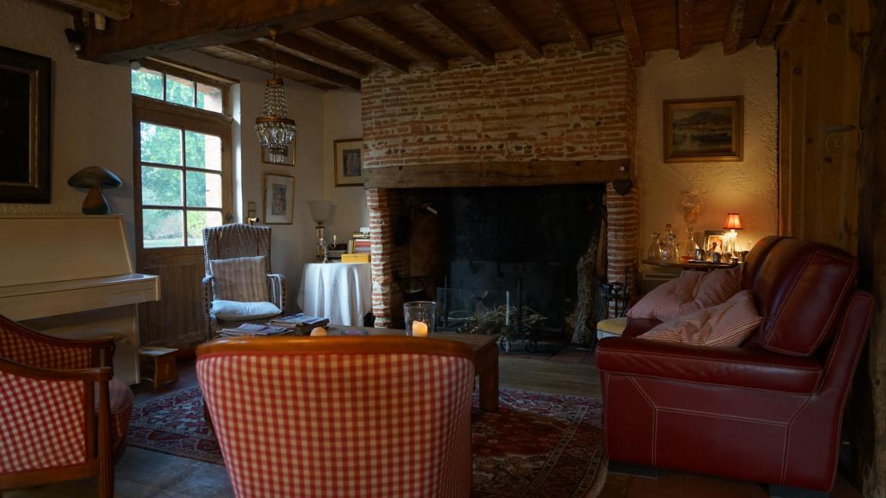 Les Hotes Des Guillemets Laglorieuse ภายนอก รูปภาพ